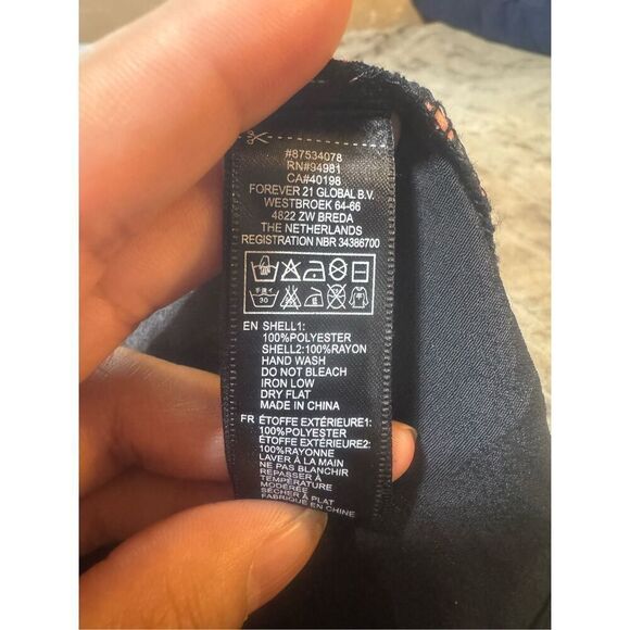 Forever 21 crew neck black and orange Aztec printed polyester top M - Picture 6 of 6